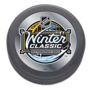  2011 NHL Winter Classic Logo Collector Hockey Puck: Sports 