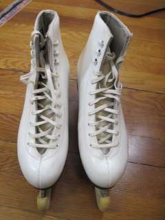RIEDELL White Figure Skating Ice Skates w/ Blade Covers 3 KIDS  