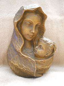 RESIN INTRICATELY DETAILED MADONNA & CHILD WALL PLAQUE  