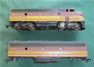 BOSTON AND MAINE 4266 HO SCALE STEAM ENGINE & BAGGAGE CAR MODEL 