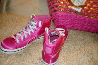 Pink women Puma tennis shoes size 7.5  