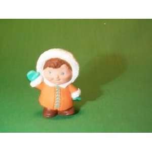  MERRY MINIATURE   ESKIMO CHILD Toys & Games