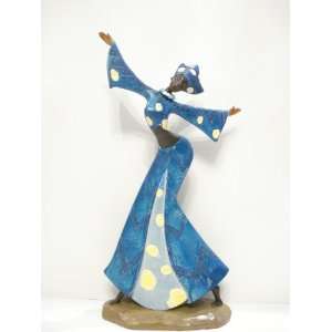   Traditional Dressed African Woman Figurine Sculpture: Home & Kitchen