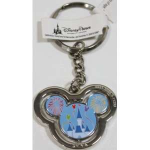   Spinning Keychain  Disney Theme Parks Exclusive & Limited Avilability