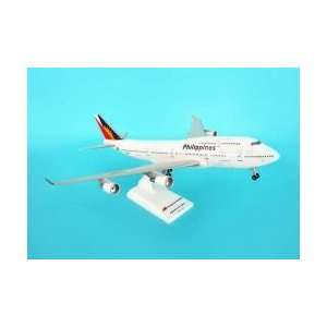  Skymarks Philippine 747 400 Model Airplane Toys & Games