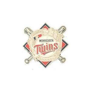    Minnesota Twins Glove Pin by Peter David: Sports & Outdoors