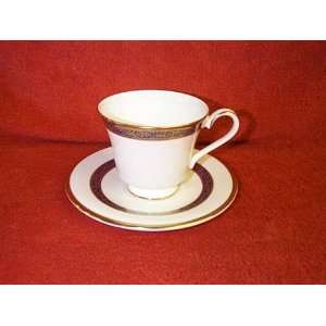 Royal Doulton Harlow #H5034 Cups & Saucers  Kitchen 