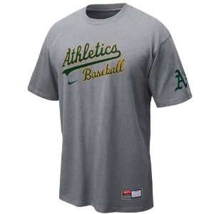  Athletics Ash 2011 MLB Practice T shirt (Medium)