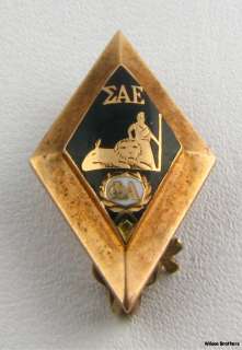 Vintage Sigma Alpha Epsilon Badge   14k Solid Yellow Gold Fraternity 