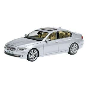  BMW 5 Series Limousine in Silver Diecast Model Car in 143 