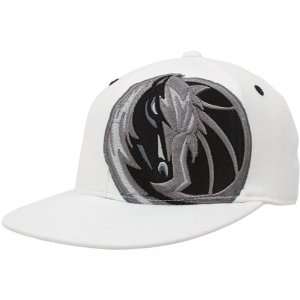  adidas Dallas Mavericks White Shudder Flex Hat