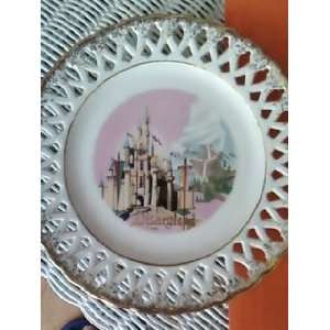  DISNEYLAND Collector Plate edged in 22kt Gold: Everything 