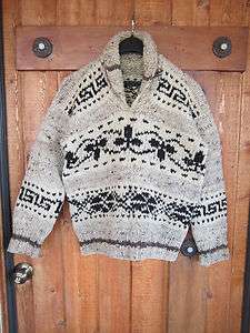 VINTAGE 1970s AUTHENTIC COWICHAN HAND KNIT, HANDSPUN WOOL SWEATER 