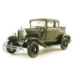  1931 Ford Model A Coupe 1/18 Green Toys & Games