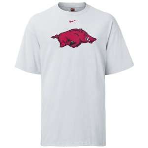  Arkansas Razorbacks Nike Logo Short Sleeve Tee: Sports 