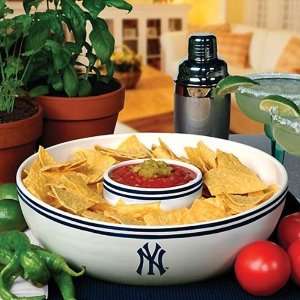  New York Yankees Chips & Dip Bowl Set: Sports & Outdoors