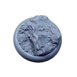     Scenic Bases Round Lip 50mm Rocky Bluff Base (1) Toys & Games