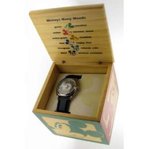   FOSSIL MICKEY MOUSE MOOD WATCH & MINI WOODEN TOY BOX SET.: Watches