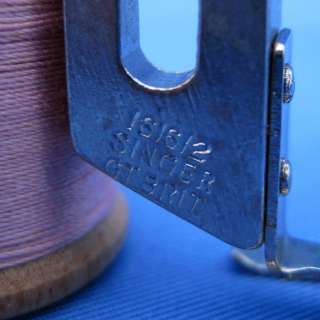   Vintage Singer Featherweight Applique Foot ~ Sewing Machine Attachment