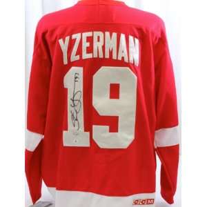  Steve Yzerman Signed Jersey   GAI   Autographed NHL Jerseys 