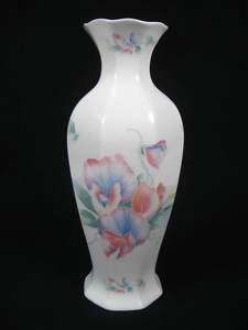 ANTIQUE AYNSLEY Little Sweetheart Fine Bone China Vase  