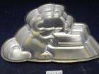   hard to find 1981 wilton united features syndicated garfied cake pan